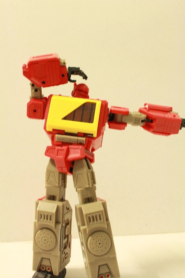 Keith's Fantasy Club Transistor MP Class Not Blaster Figure And Cassette Bot Images Revealed  (5 of 14)